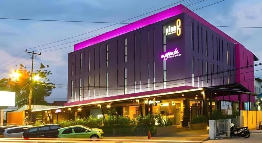 Plan B Hotel Padang  Exterior foto